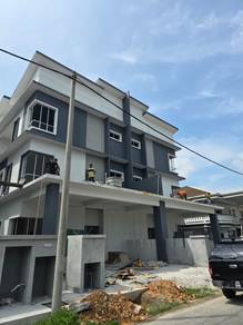 3 Storey Semi-D Sg Emas Banting (Freehold)