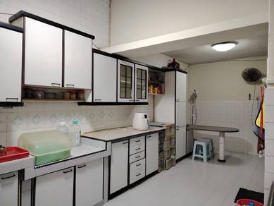 SS 18 Subang Jaya Double Storey Near LRT Fully Furnished To Let