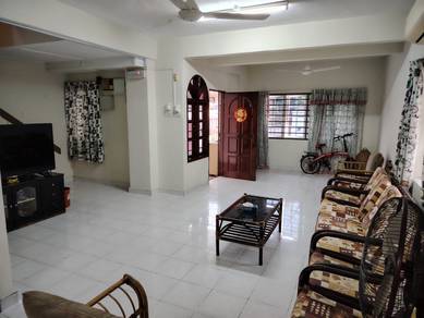 SS 18 Subang Jaya Double Storey Near LRT Fully Furnished To Let