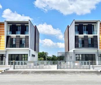 3 Storey Semi Detached Warehouse / Office Showroom (Mjc) For Rent