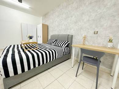 Palm Spring - Vaeriety Room for Rent