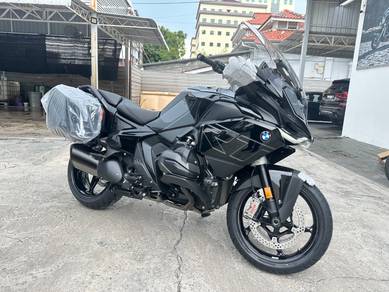 BMW R1300 RT Triple Black