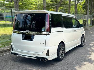 Toyota NOAH 2.0 WXB (A)