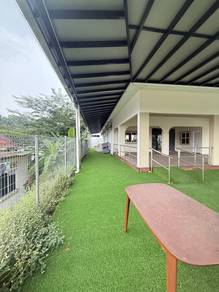 Paragon suites  1 minute drive from CIQ