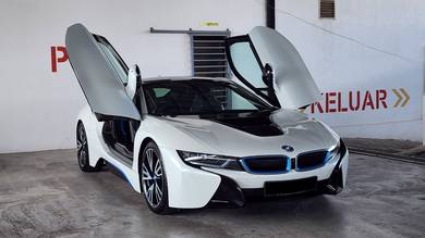 Bmw I8 1.5 EDRIVE (LOCAL UNIT) Mil 30,000 km!