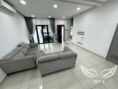 Fully Renovated Fully Furnished Facing Parking 2 Storey House 20x65