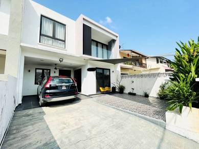 CANTIK ‼️ TAMAN BANGSAR KL Double Storey Terraced