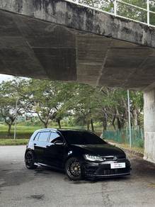 Volkswagen GOLF 2.0 R (TECH PACK) (A)