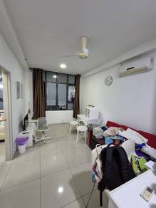 Centrestage for rent near lrt plaza 33 bac um section 13
