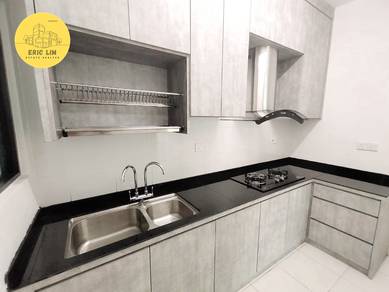 Airport View !! One Foresta, 900 Sqft, Hi-floor, Partly Renovated !!