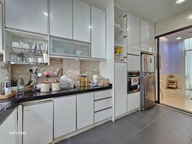 FULLY RENOVATED Aster Grove Seksyen 16