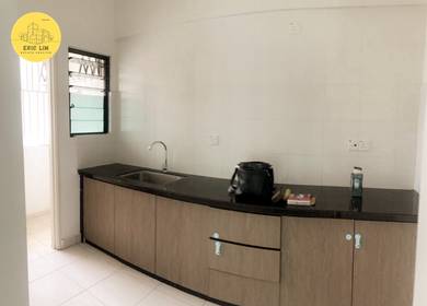 Corner Unit !! One Foresta, 900 Sqft, Middle Floor, Reno, 2cp Lg3