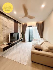 Crazy Interior !! Treeo Condo, 900 Sqft, Hi-floor, 2 Cps, Tandem, Hill