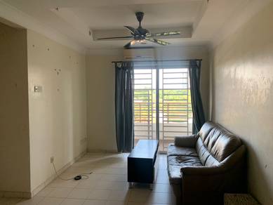 Vistaria | Puchong | Partly Furnished | Balcony | 1 Car Park | Murah