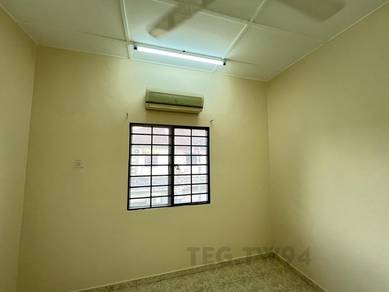Bukit Tinggi 2 Storey Corner House Partially Furnised For Rent 