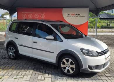 Volkswagen CROSS TOURAN 1.4 TSI (A)
