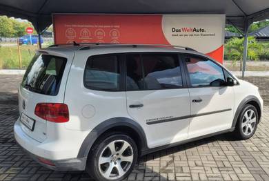 Volkswagen CROSS TOURAN 1.4 TSI (A)