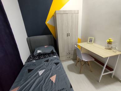 Master room  &Medium & Small room for rent ( Mix unit )📍The Hamilton