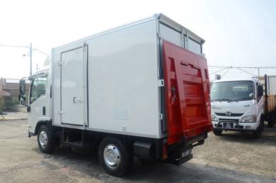 Isuzu NLR85UEEN 1ton AUTO GEAR with PHE Taillift