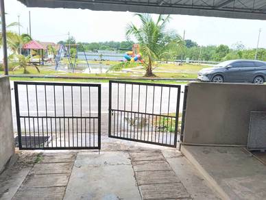 < FACING PADANG> Teres Setingkat Taman Desa Bongsu Lanchang, Pahang