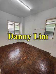 Farlim Flat 4A @3 Rooms @Corner unit