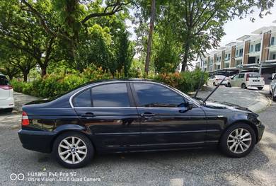 Bmw 320i (CBU) 2.0 (A)