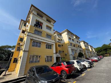 Seri Baiduri Apartment Bukit Indah Ampang Unit Depan Swimming Pool