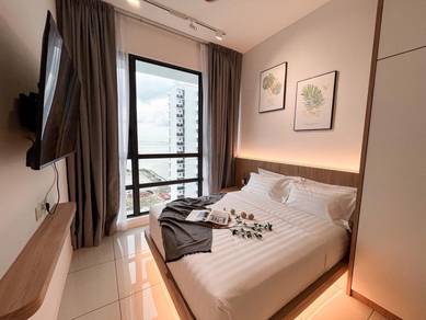 Queens residence Q2 / Studio unit / renovated / seaview