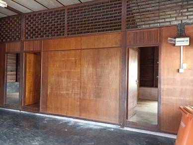 Limited Unit Jenjarom Village Single Storey Wooden Bungalow House Sale