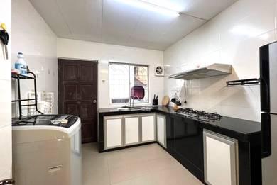 USJ 3 Double Storey House Renovated Freehold For Sale
