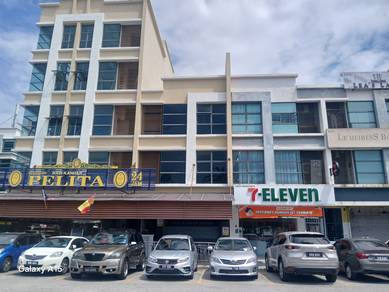 Alam Avenue , Seksyen 16 , Shah Alam ( Ground Floor)