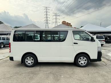 Toyota HIACE 2.5 WINDOW VAN FULL LOAN 15 SEAT