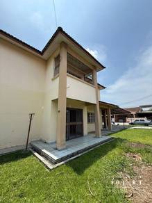 BIG LAND!! ENDLOT Double Storey House@ Taman Melati Jenjarom FOR RENT