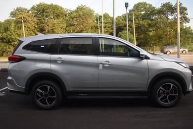 Perodua ARUZ 1.5 X  MONTHLY 785