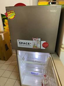 SAMSUNG 210L Refrigerator RT21 5JL2n3 - terpakai