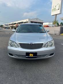 Toyota Camry 2.0 E SPEC - (A)