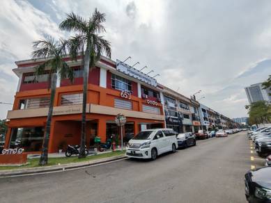 shop lot (SUPER PRIME LOCATION)