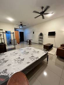 Palazio Mount Austin Studio Fully Furnished Mid Floor Pool View