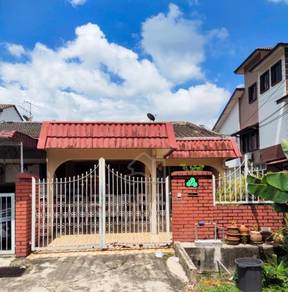 Rumah Teres Setingkat Taman Permata End Lot 3Room 2Bath