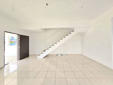 BRAND NEW! ENDLOT UNIT! 2 Storey Camellia @ M Senyum