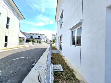 BRAND NEW! ENDLOT UNIT! 2 Storey Camellia @ M Senyum