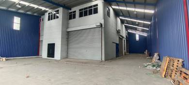 2.5 Storey Semi-D factory at Bandar Pinggiran Subang,Sek U5 For Rent