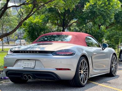 CRIMSON RED TOP : 2021 Porsche 718 Boxster 2.0