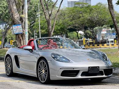 CRIMSON RED TOP : 2021 Porsche 718 Boxster 2.0