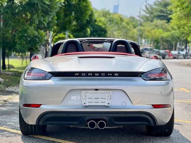 CRIMSON RED TOP : 2021 Porsche 718 Boxster 2.0