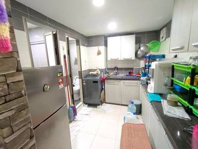 Krystal Heigth At Greenlane Renovated Furnished Freehold ( Full Loan )