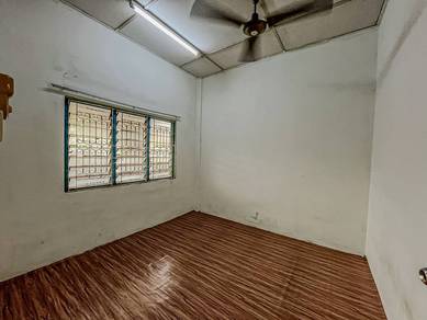 1765sqft EndLot 1-Storey Terrace Taman Ayer Keroh Height. SPACIOUS!!!