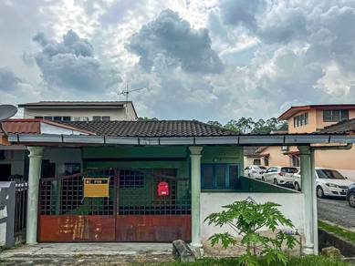 1765sqft EndLot 1-Storey Terrace Taman Ayer Keroh Height. SPACIOUS!!!