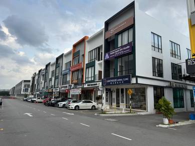 3 Storey Shoplot Austin Crest Jaya Putra Rare Unit Prime Location