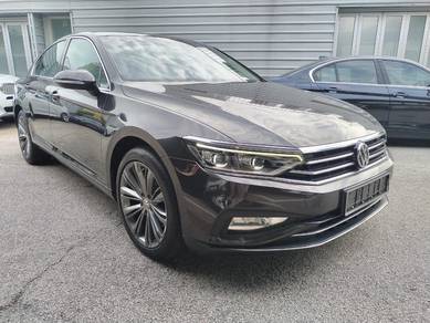Volkswagen PASSAT R-LINE 2.0L (A)